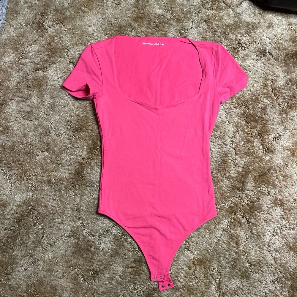 Abercrombie & Fitch Pink Short Sleeve Bodysuit‎ Woman's Size Small